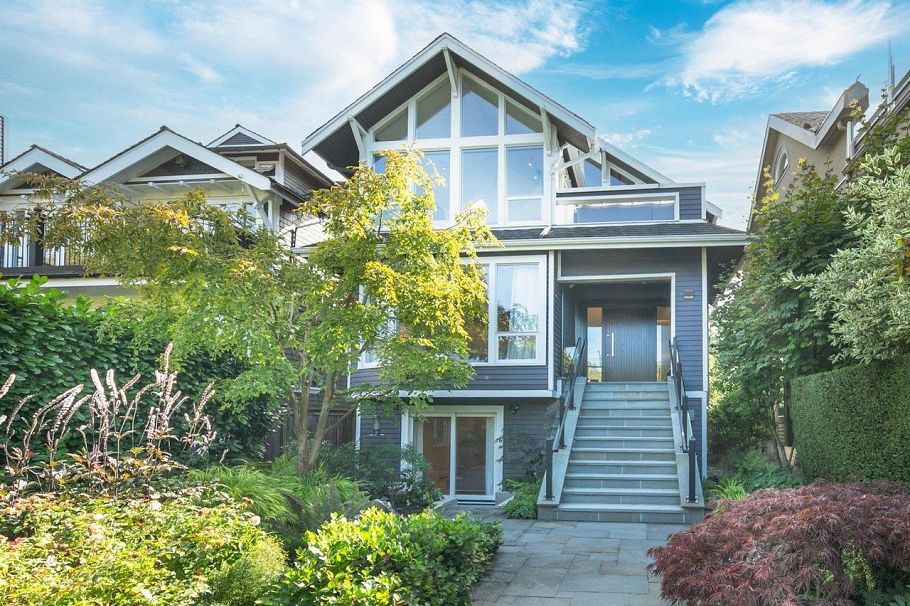 3262 W 1st Avenue Vancouver, BC - 2
