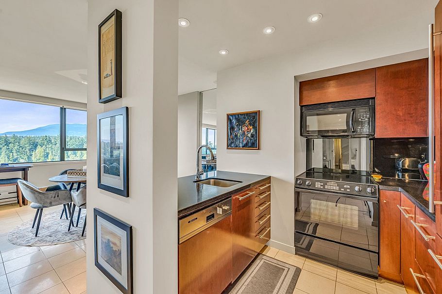 903 710 Chilco Street Vancouver, BC - 17