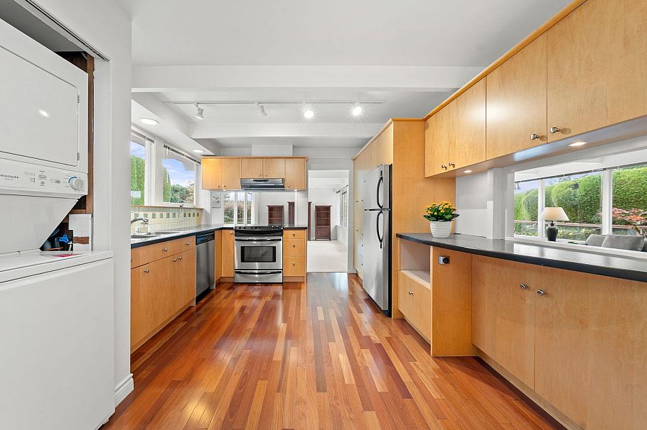 749 Winona Avenue North Vancouver, BC - 16