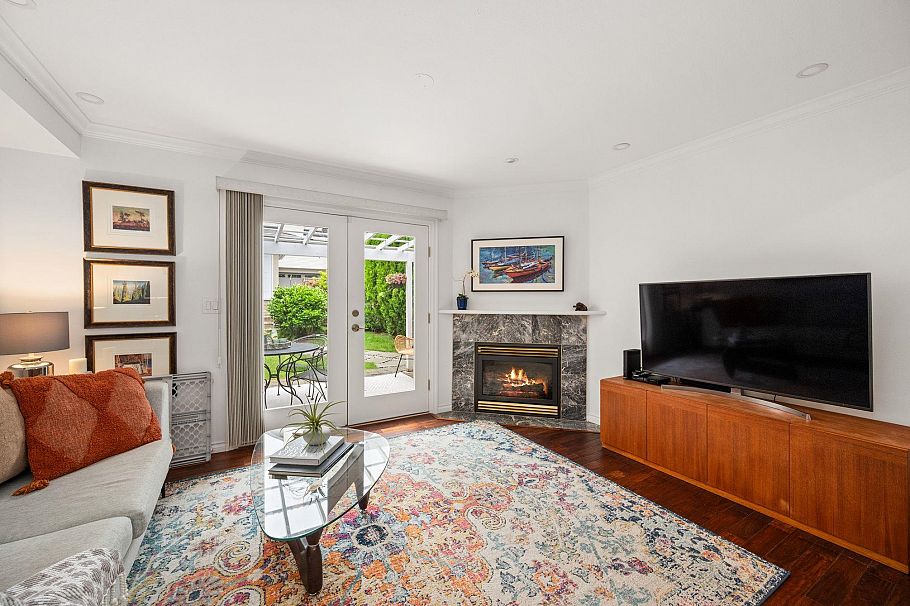 262 E 10th Street North Vancouver, BC - 8