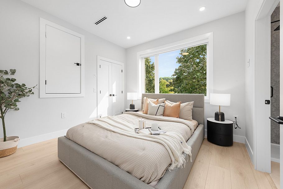 1 2741 Mcgill Street Vancouver, BC - 22