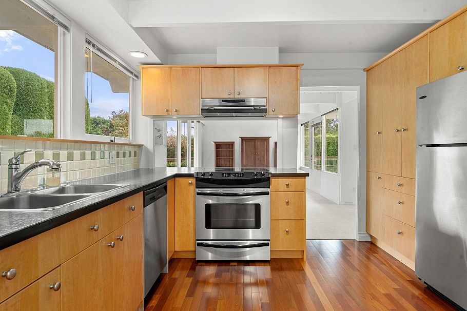 749 Winona Avenue North Vancouver, BC - 20