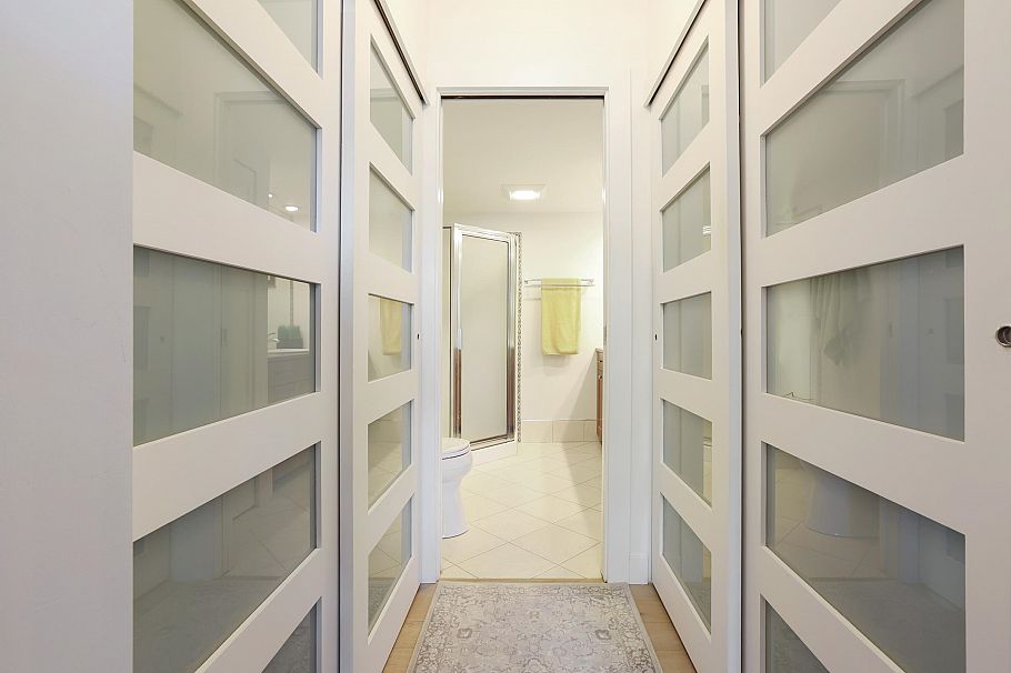 215 1890 W 6th Avenue Vancouver, BC - 10