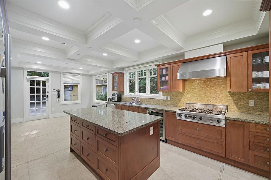 1350 W 15th Avenue Vancouver, BC - 18