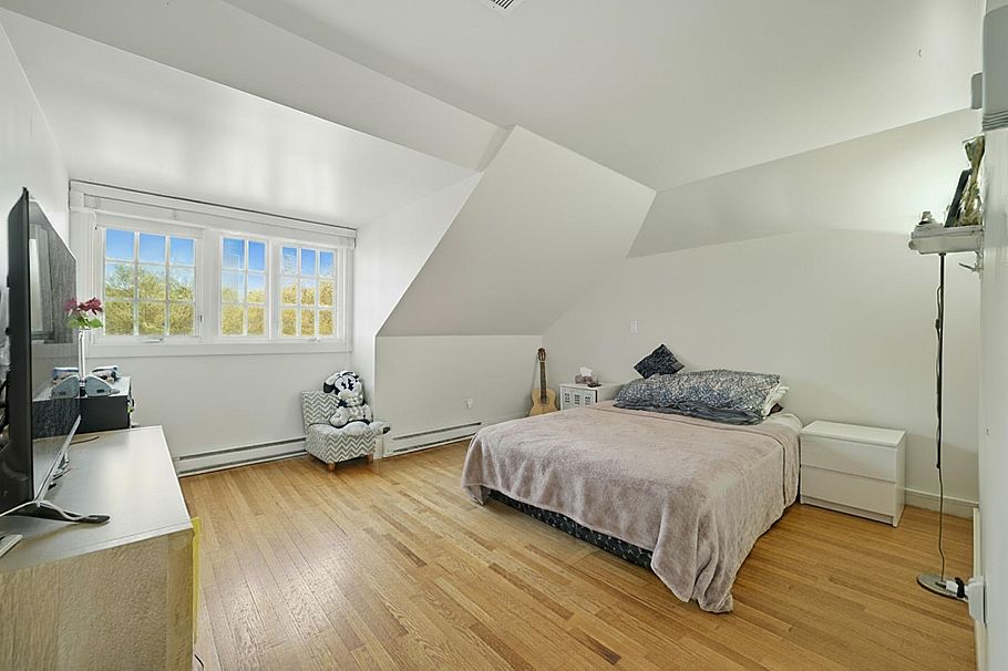 1350 W 15th Avenue Vancouver, BC - 32