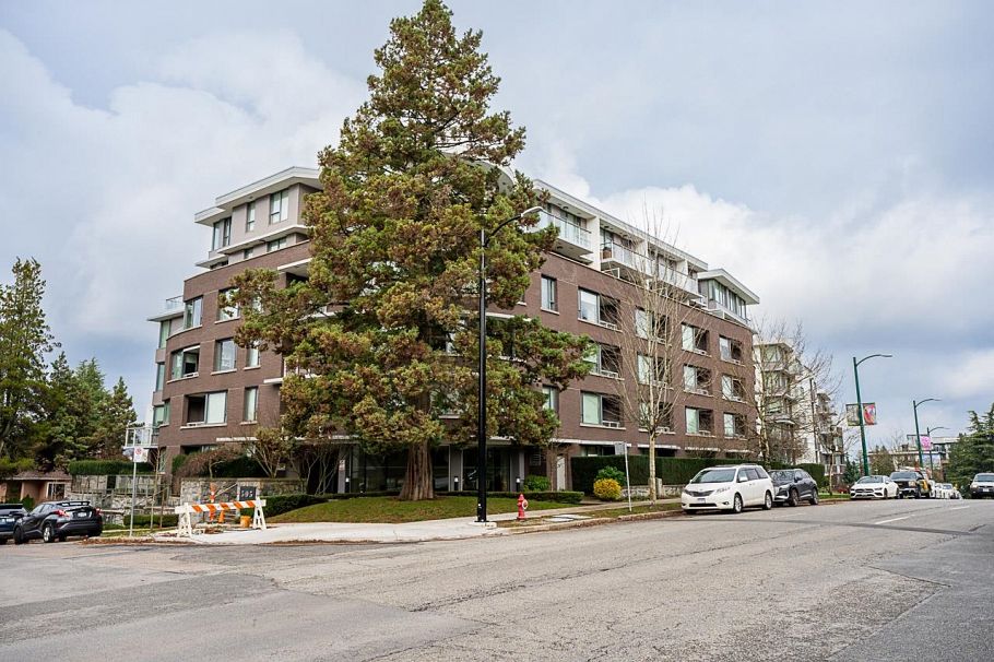 301 505 W 30th Avenue Vancouver, BC - 4