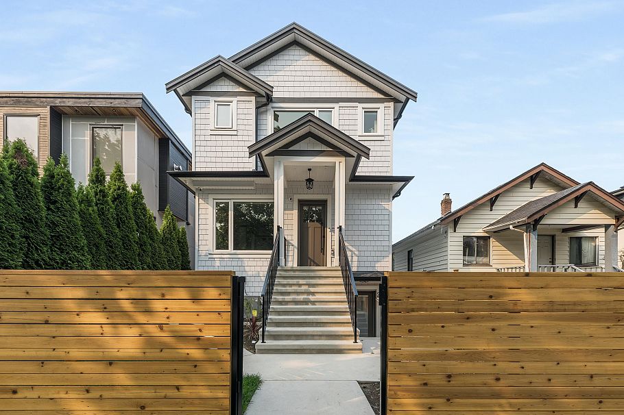 1 2741 Mcgill Street Vancouver, BC - 2