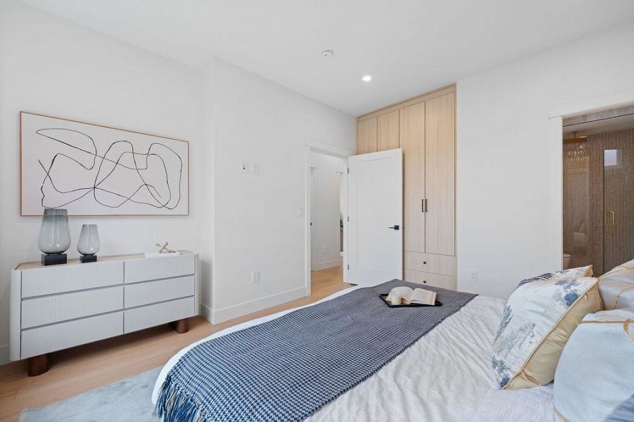 1 5883 Sophia Street Vancouver, BC - 16