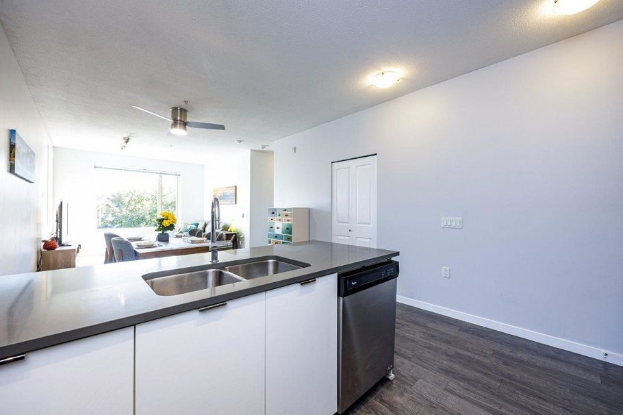 301 2665 Mountain Highway North Vancouver, BC - 7