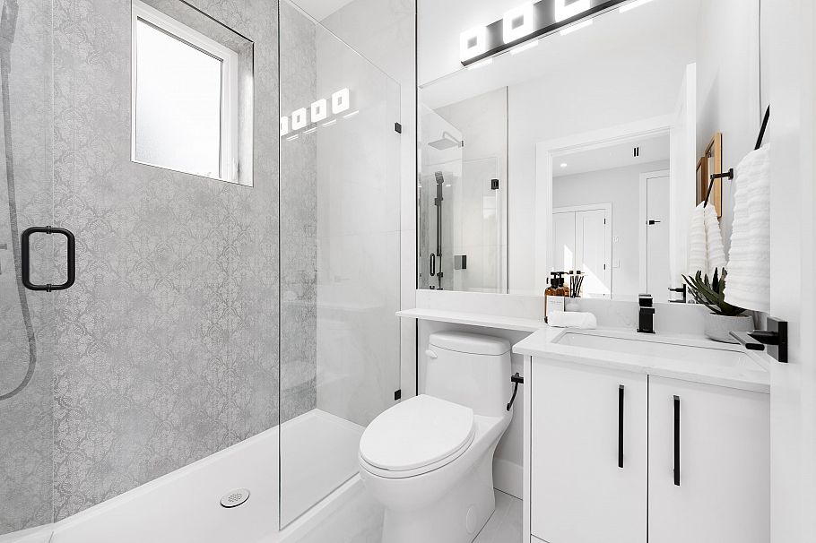 1 2741 Mcgill Street Vancouver, BC - 24