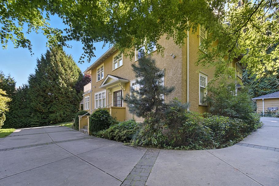 1350 W 15th Avenue Vancouver, BC - 4