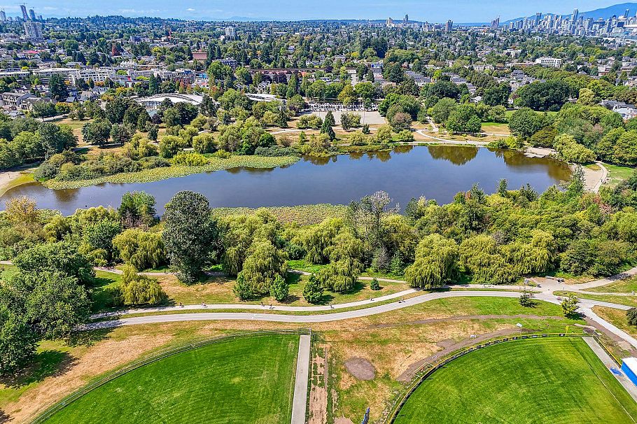 3195 Garden Drive Vancouver, BC - 2