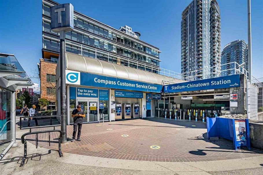 2206 111 W Georgia Street Vancouver, BC - 4