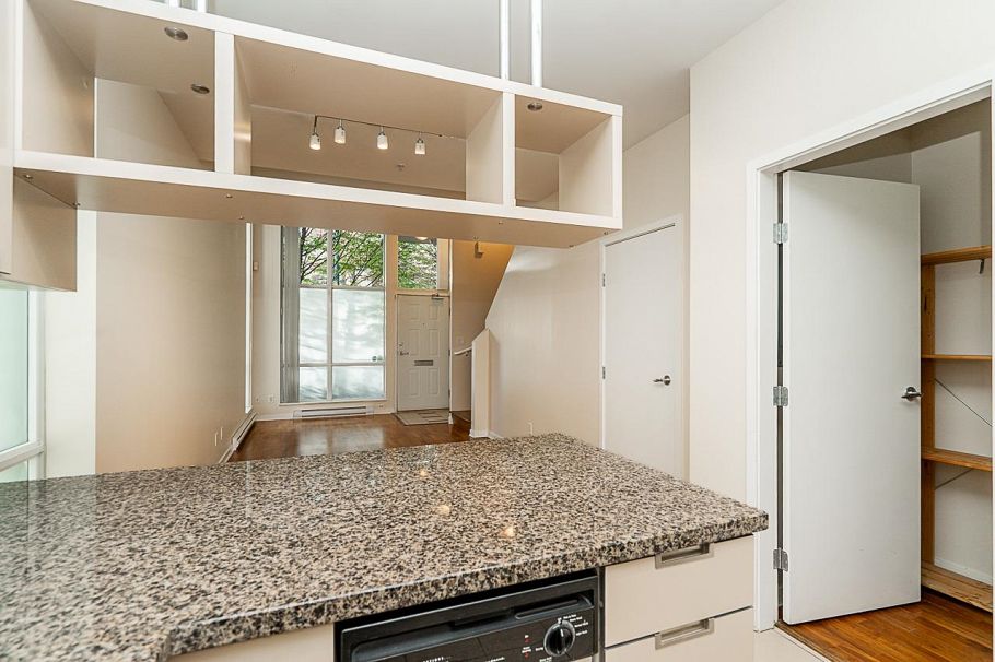 555 Helmcken Street Vancouver, BC - 13