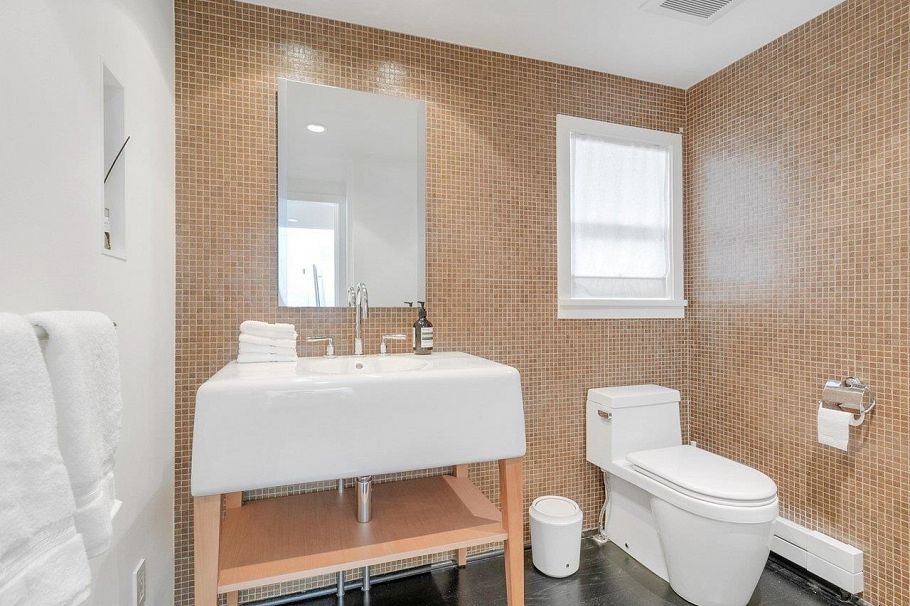 3262 W 1st Avenue Vancouver, BC - 16