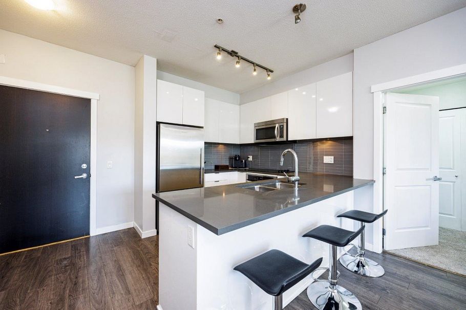 301 2665 Mountain Highway North Vancouver, BC - 4