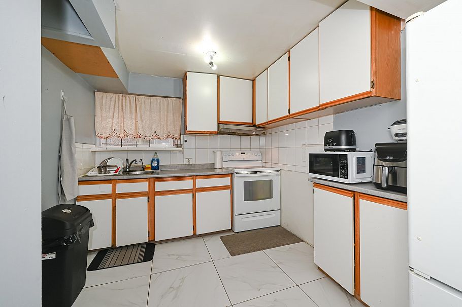 2295 E 48th Avenue Vancouver, BC - 12