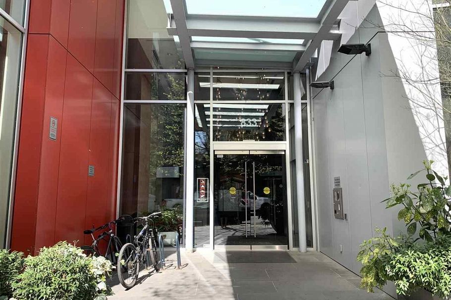 906 833 Homer Street Vancouver, BC - 2