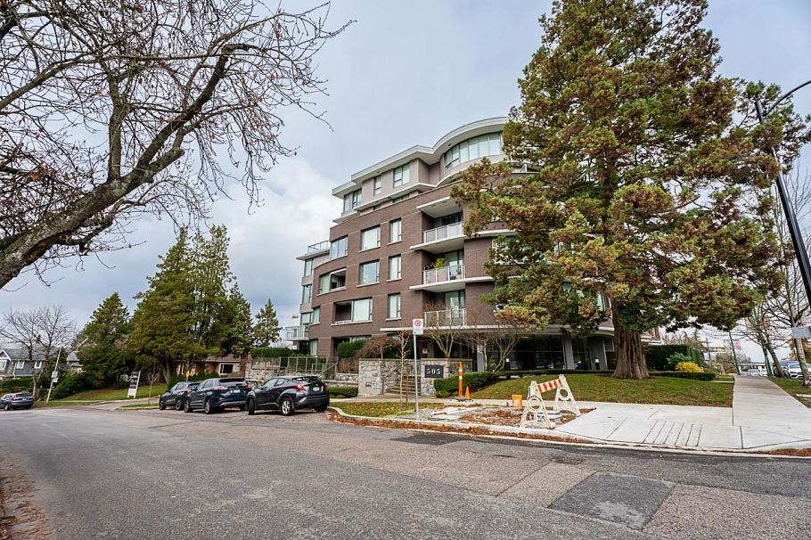 301 505 W 30th Avenue Vancouver, BC - 3