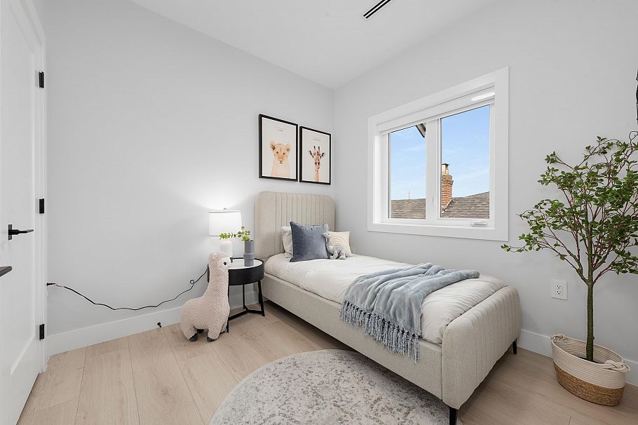 1 2741 Mcgill Street Vancouver, BC - 17