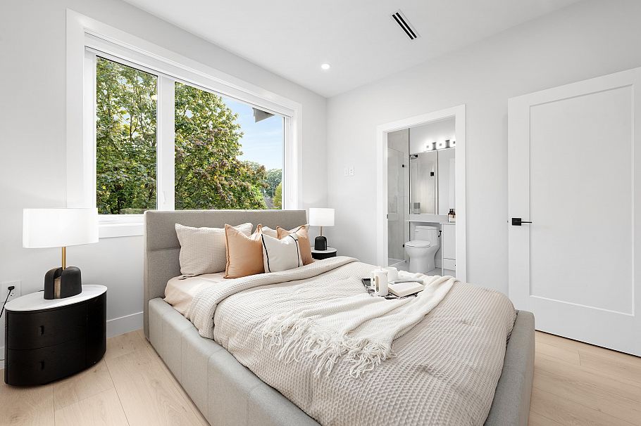 1 2741 Mcgill Street Vancouver, BC - 23