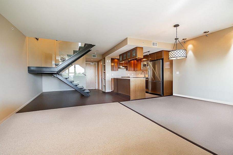 PH3 683 W Victoria Park North Vancouver, BC - 10