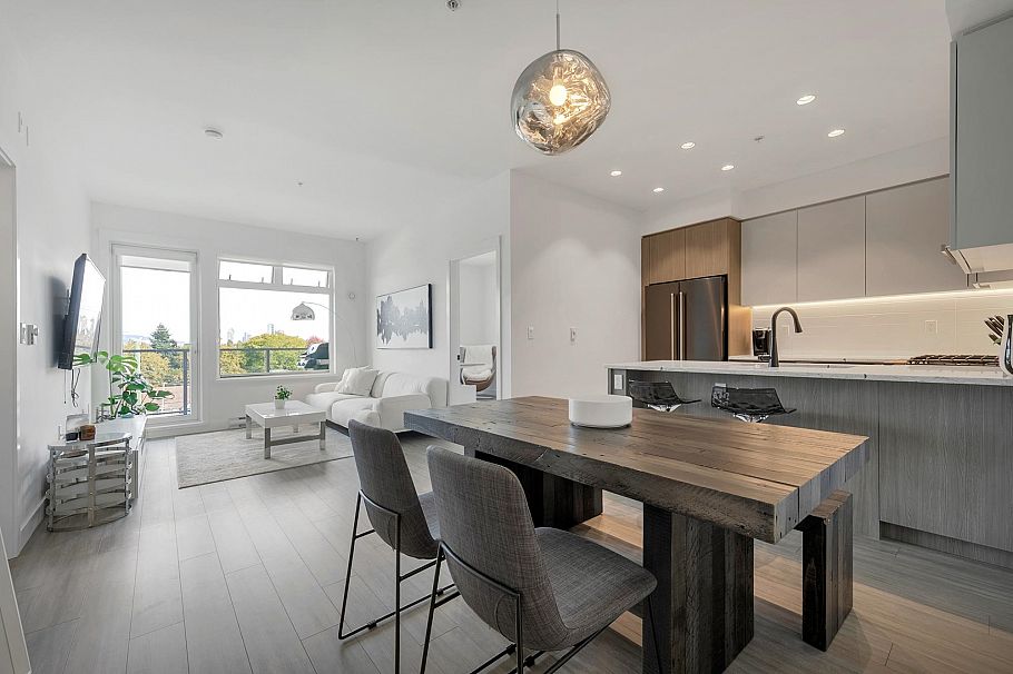 404 2408 Grant Street Vancouver, BC - 1