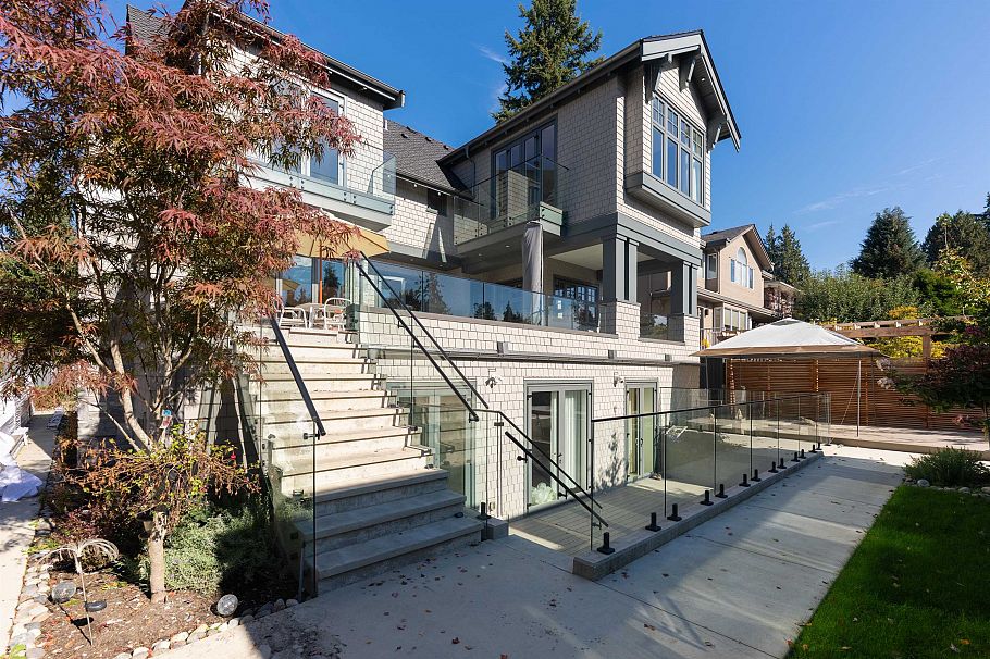 3792 W 34th Avenue Vancouver, BC - 30