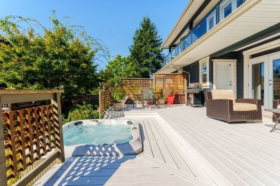 331 W 14th Street North Vancouver, BC - 33