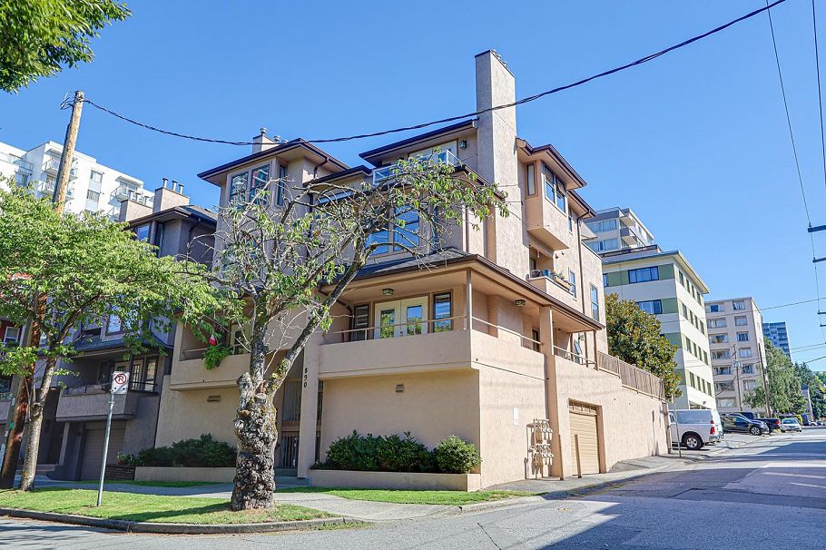5 890 Broughton Street Vancouver, BC - 2