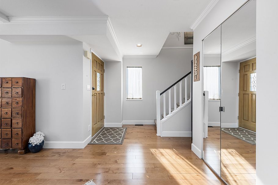 342 E 26th Street North Vancouver, BC - 13