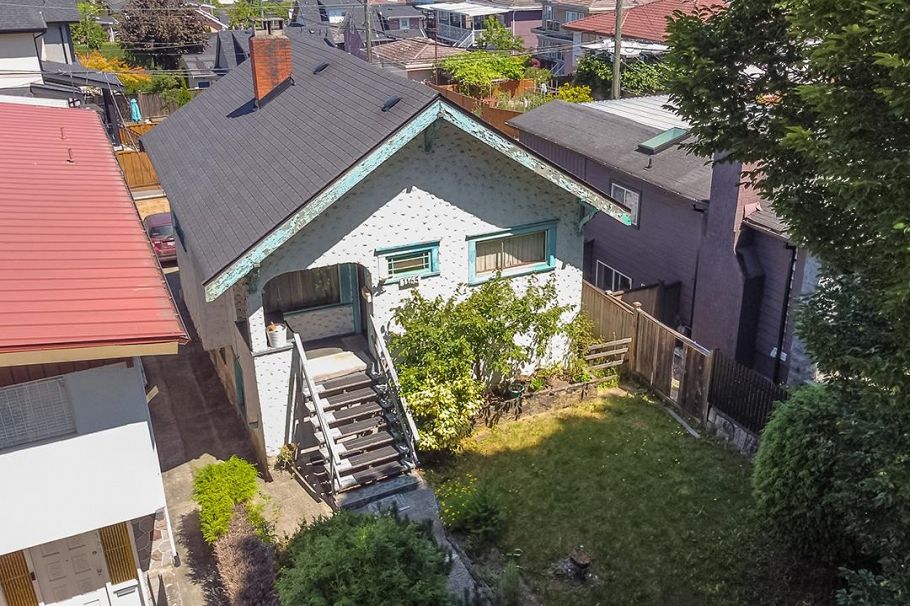 1165 E 33rd Avenue Vancouver, BC - 4