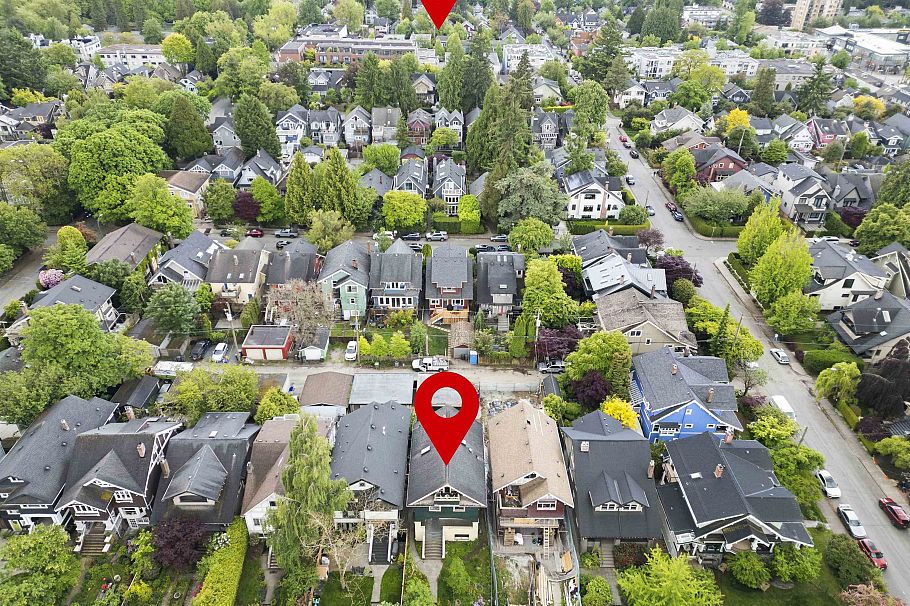 3550 W 1st Avenue Vancouver, BC - 4