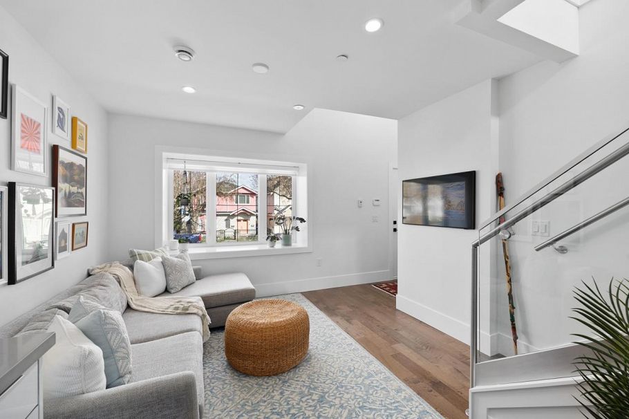 2248 Grant Street Vancouver, BC - 8