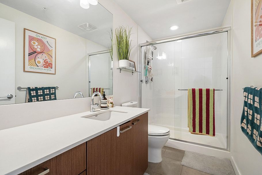 715 221 Union Street Vancouver, BC - 17