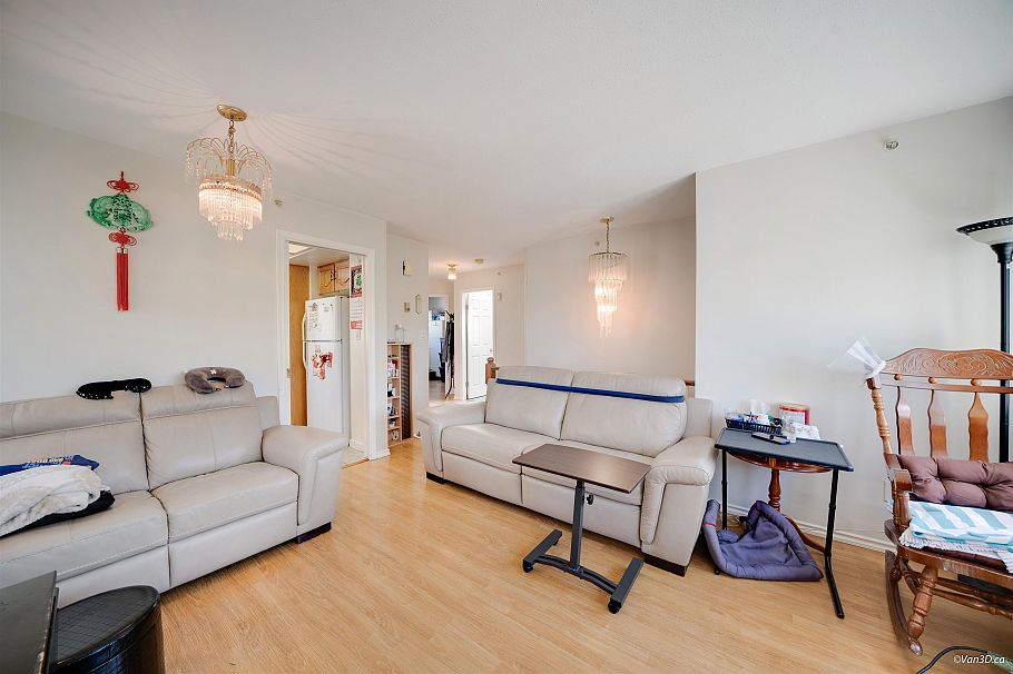 4502 Nanaimo Street Vancouver, BC - 4