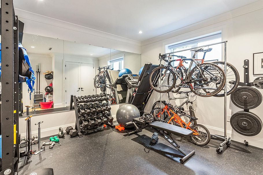 345 E 20th Street North Vancouver, BC - 22