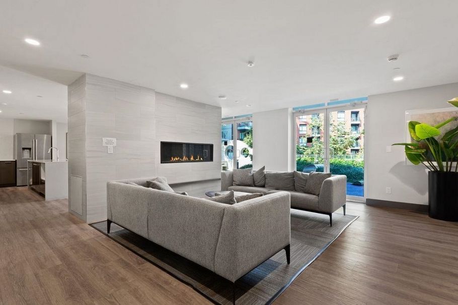 409 3581 E Kent Avenue North Vancouver, BC - 27