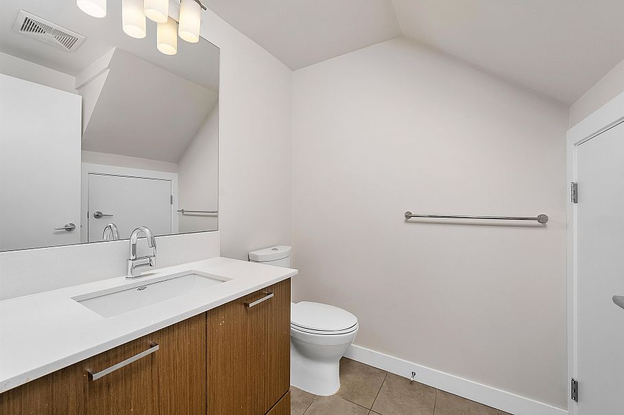 2389 Scotia Street Vancouver, BC - 21