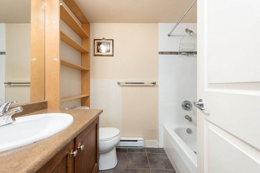 218 2265 E Hastings Street Vancouver, BC - 10