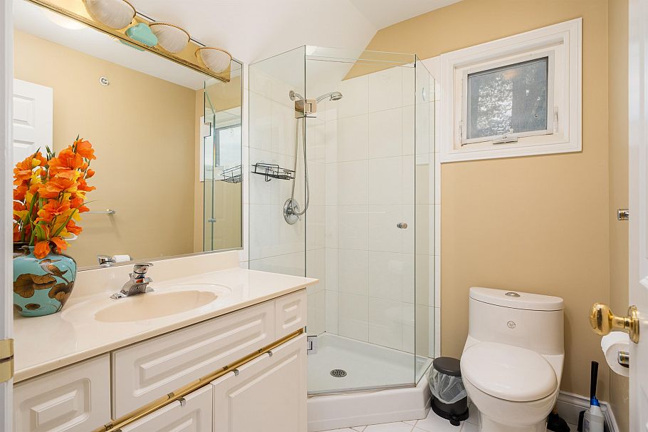 2087 W 18th Avenue Vancouver, BC - 29