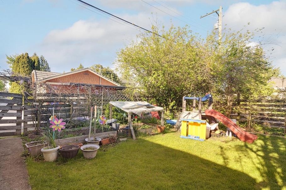 1373 W 64th Avenue Vancouver, BC - 13