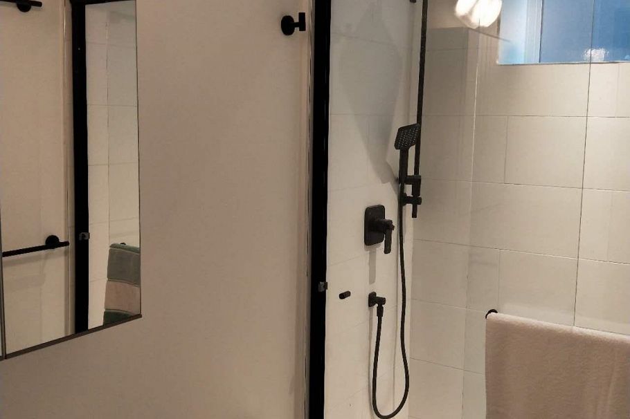 2931 E 28th Avenue Vancouver, BC - 5