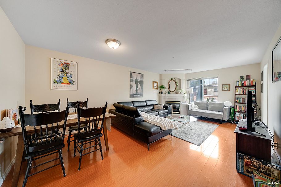 202 2505 E Broadway Avenue Vancouver, BC - 5