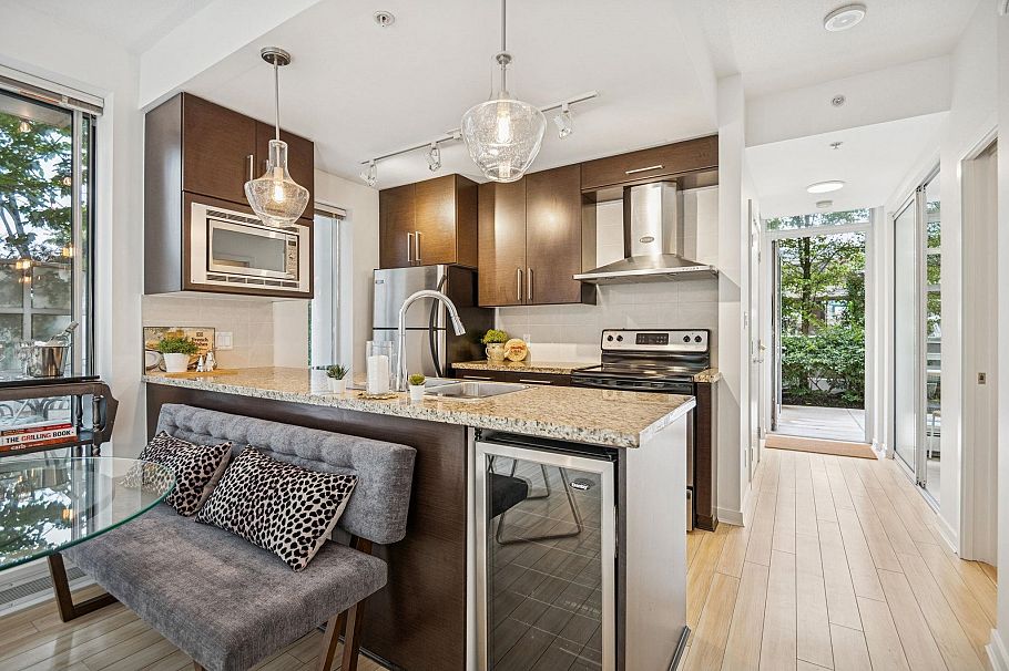 239 188 Keefer Place Vancouver, BC - 5