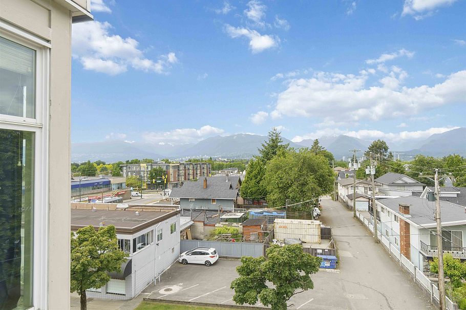 PH8 1838 Renfrew Street Vancouver, BC - 24