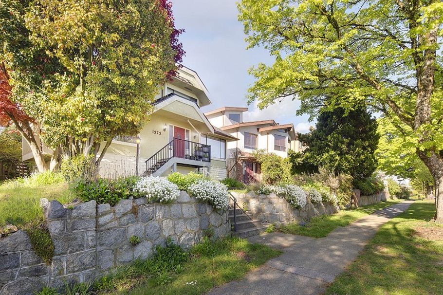 1373 W 64th Avenue Vancouver, BC - 3