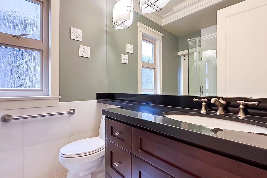 2978 W 21st Avenue Vancouver, BC - 16