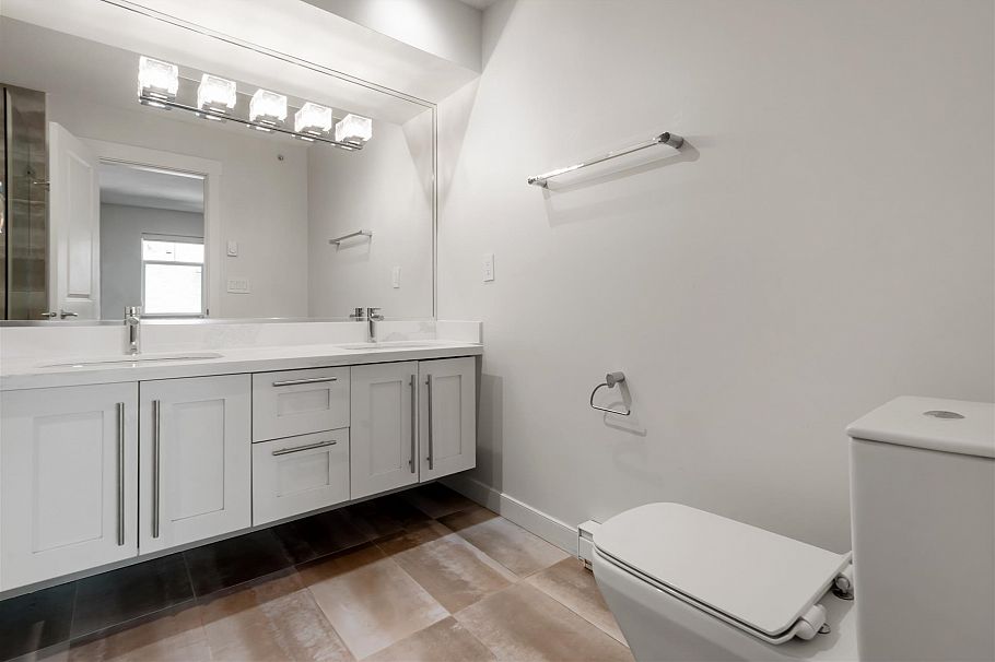 765 W 42nd Avenue Vancouver, BC - 14