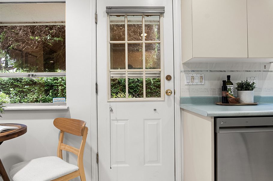 651 Kerry Place North Vancouver, BC - 11